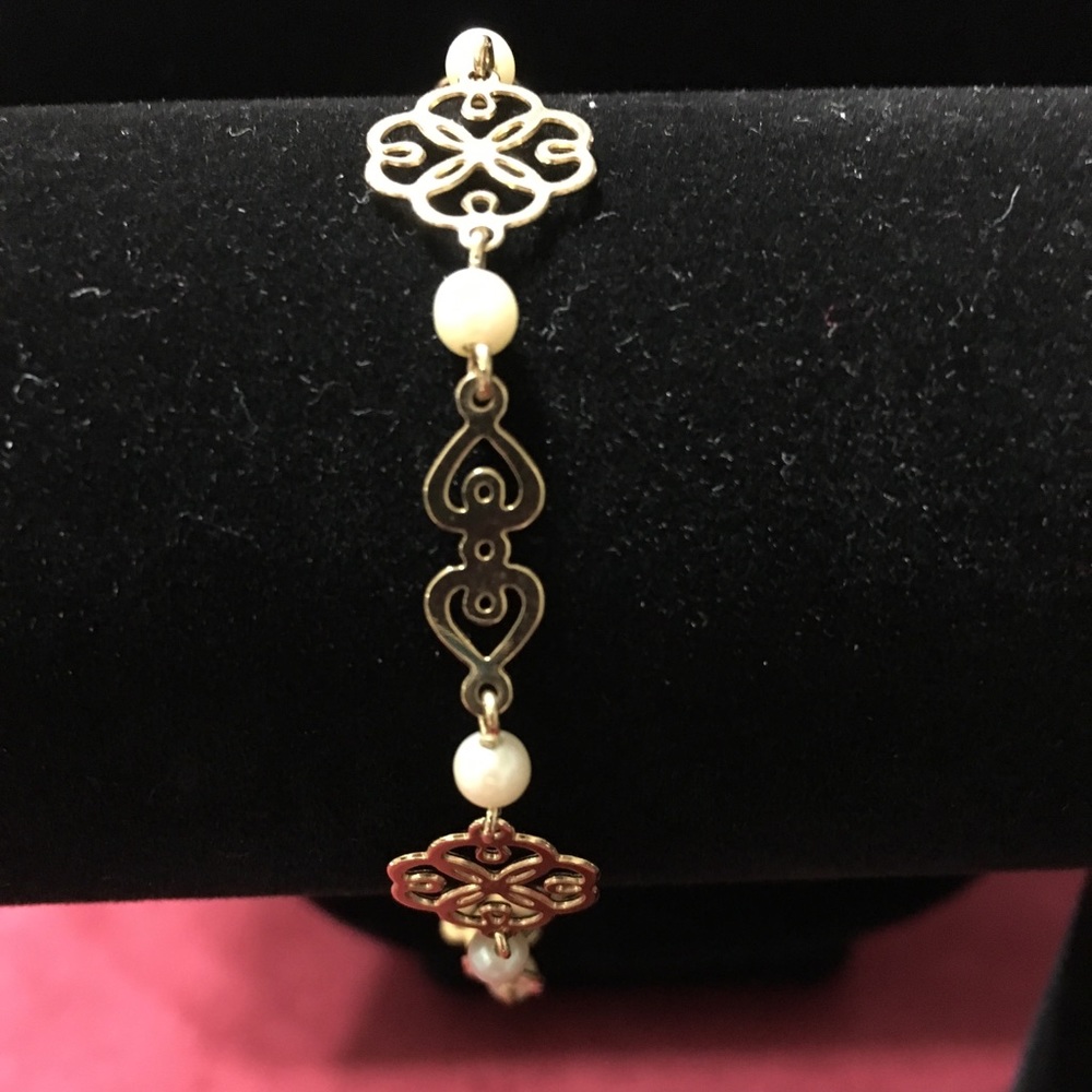 Vintage Avon bracelet - 7 3/4”